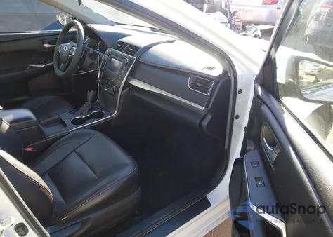 2015 Toyota Camry Se z USA, uszkodzony, nr VIN 4T1BF1FK8FU488598